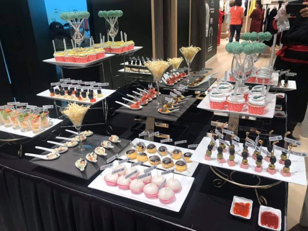 TIỆC COCKTAIL, CANAPE